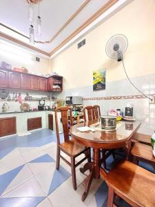 Nhà bán Hòa Hưng, 60m2, Quận 10, hẻm xe hơi, 3 tầng BTCT, 9.x tỷ